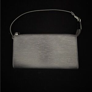 Louis Vuitton Black Epi Pochette